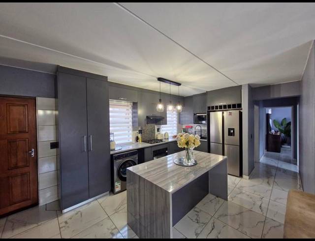 2 BEDROOM APARTMENT FOR SALE IN GOSFORTH PARK